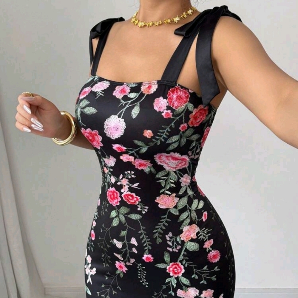 Women Elegant Floral Embroidered Slip Sheath Sexy Dress - Picture 5 of 5